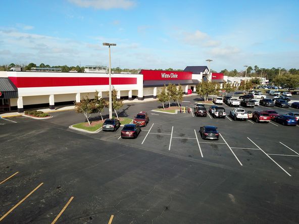 Winn Dixie Anchored Retail For Lease : 1452 S 6th St, Macclenny, FL 32063